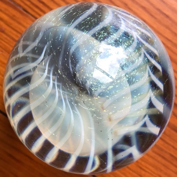 COLLECTORS SIGNED PAPERWEIGHT ENTWINED - Picture 2 of 13